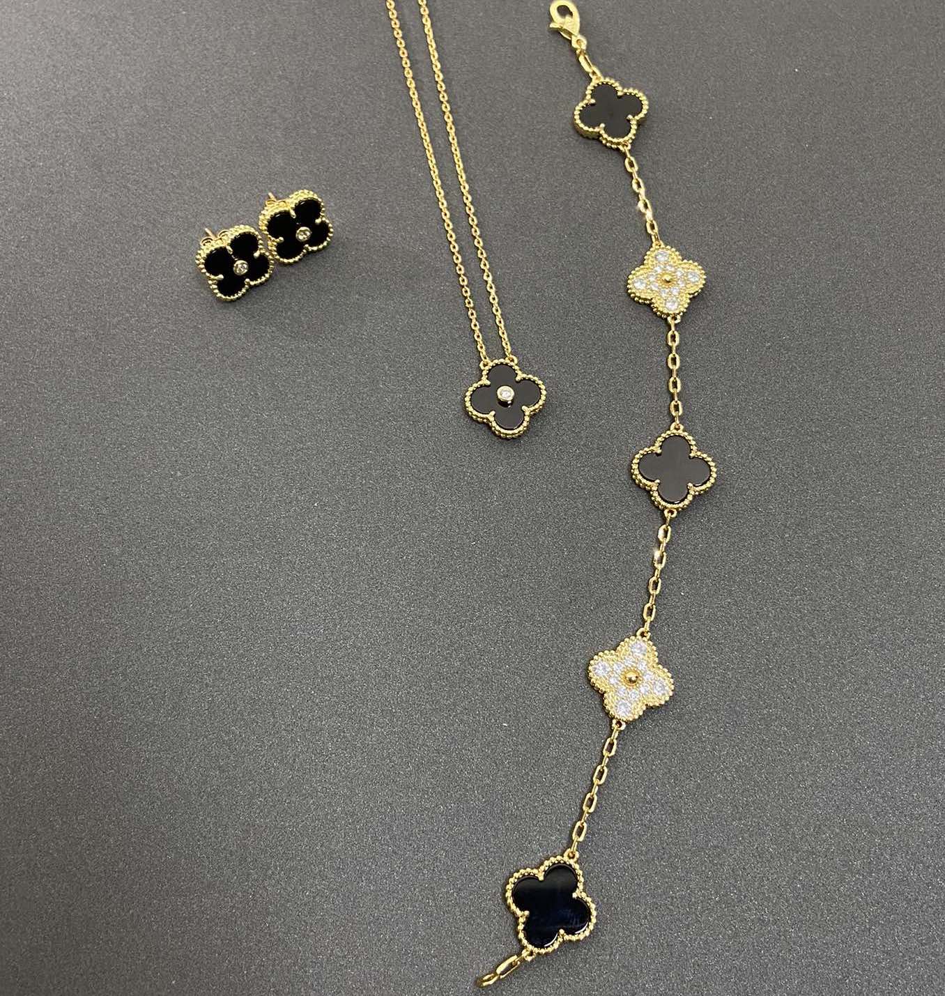 Vintage Leaves Black Bracelet & Earrings & Necklace 7 Set (Gold)