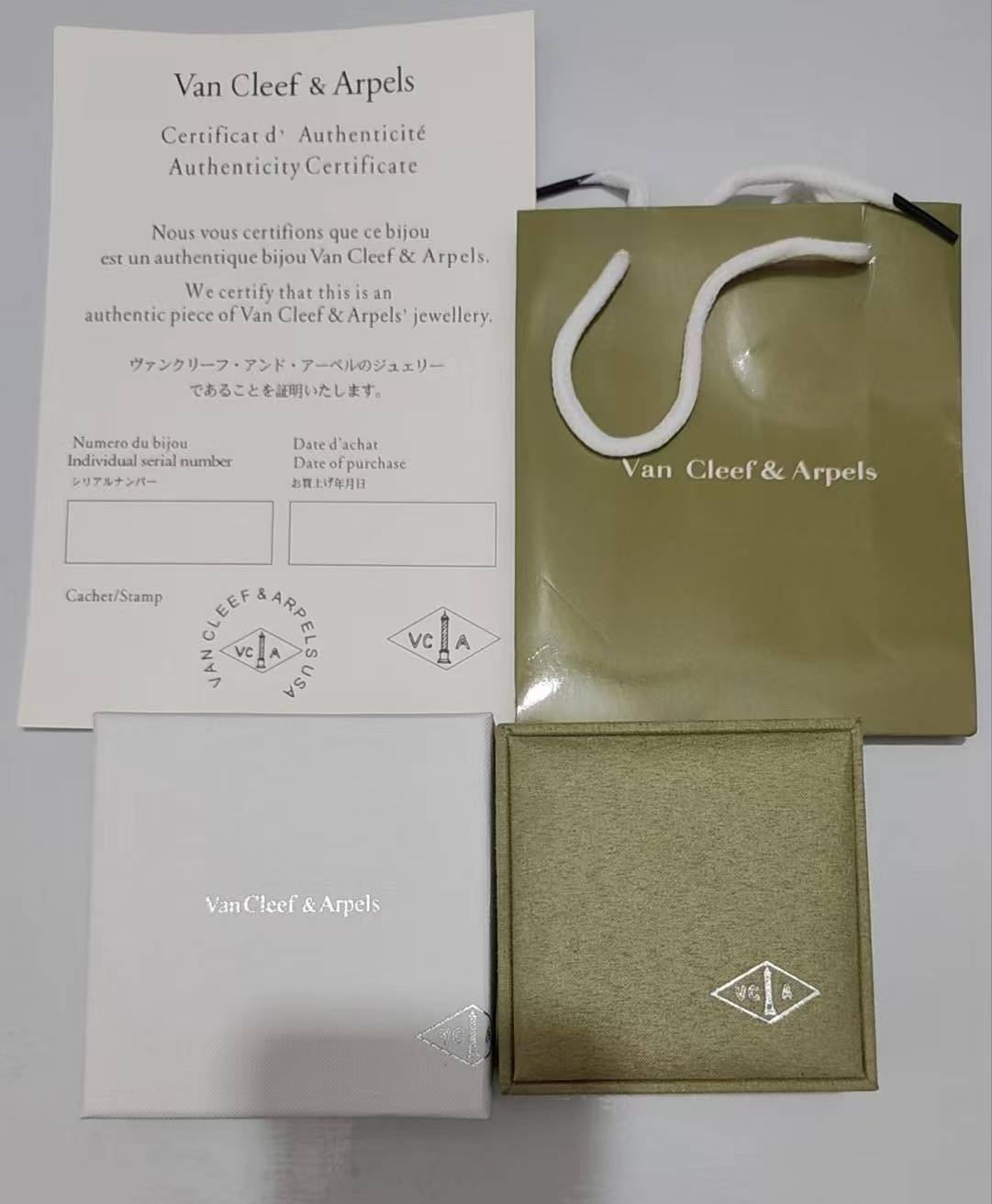 Vintage Leaves Black Bracelet & Earrings & Necklace 7 Set (Gold)