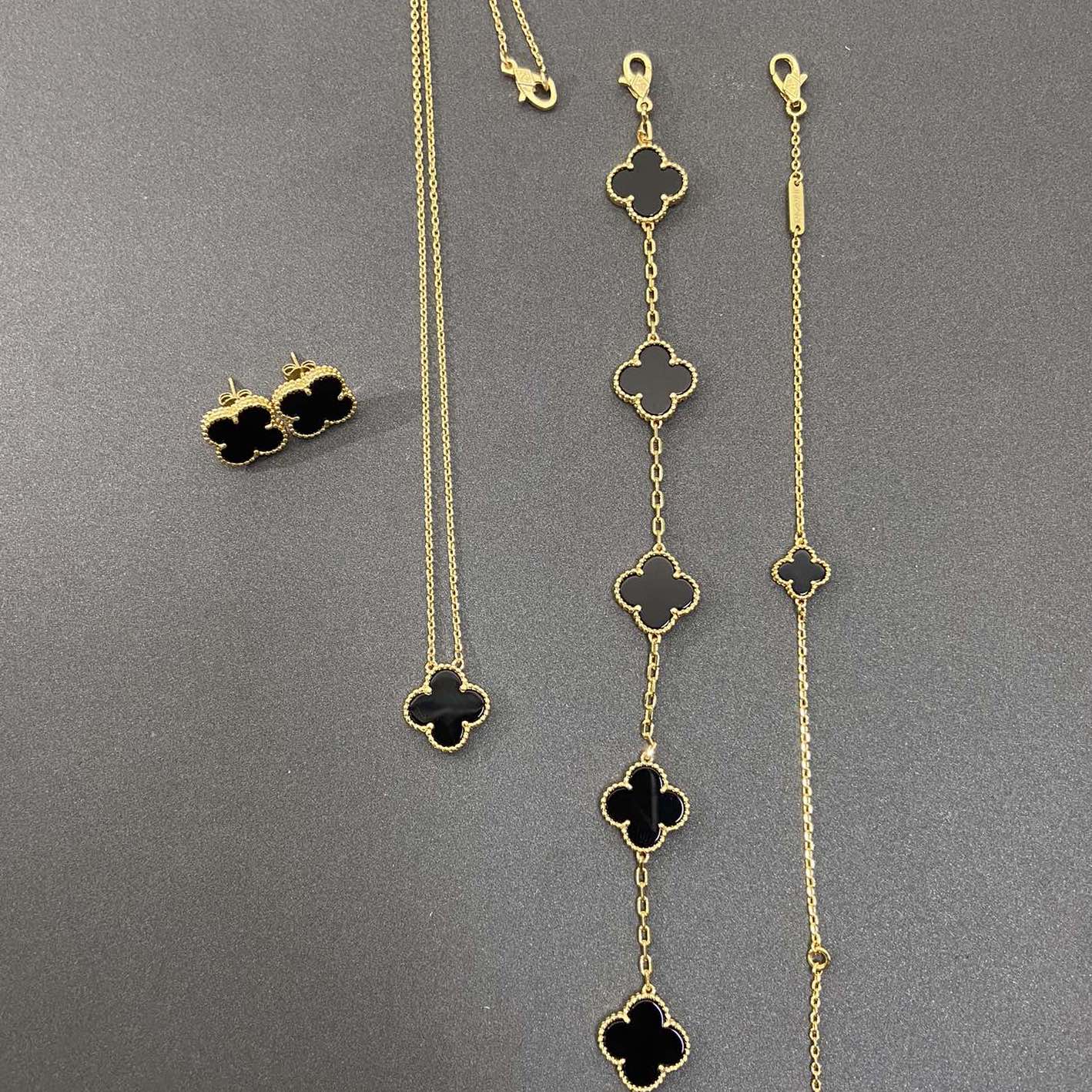 Vintage Leaves Black Bracelet & Earrings & Necklace 7 Set (Gold)