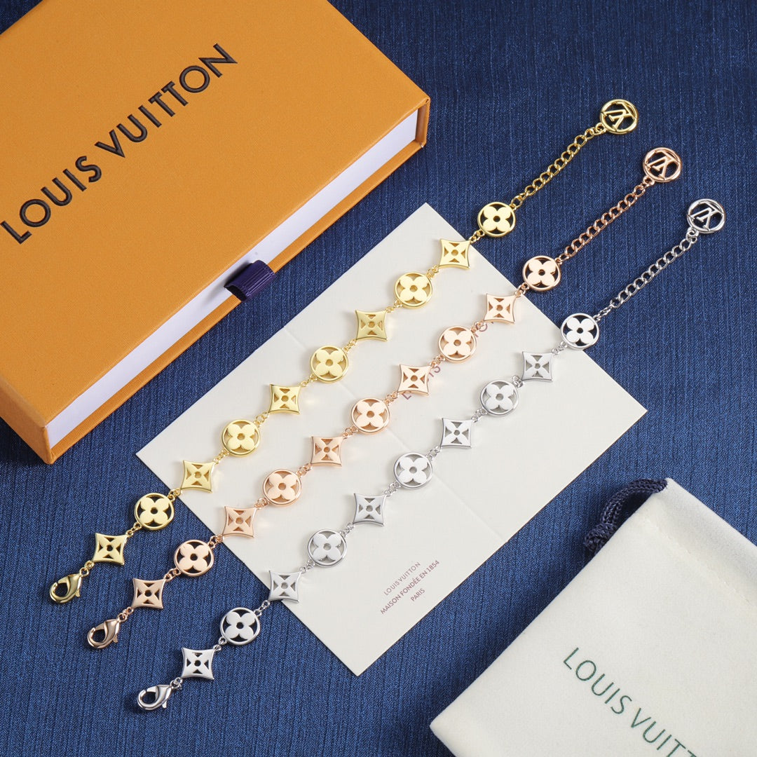 Fine Love Flower Bracelet