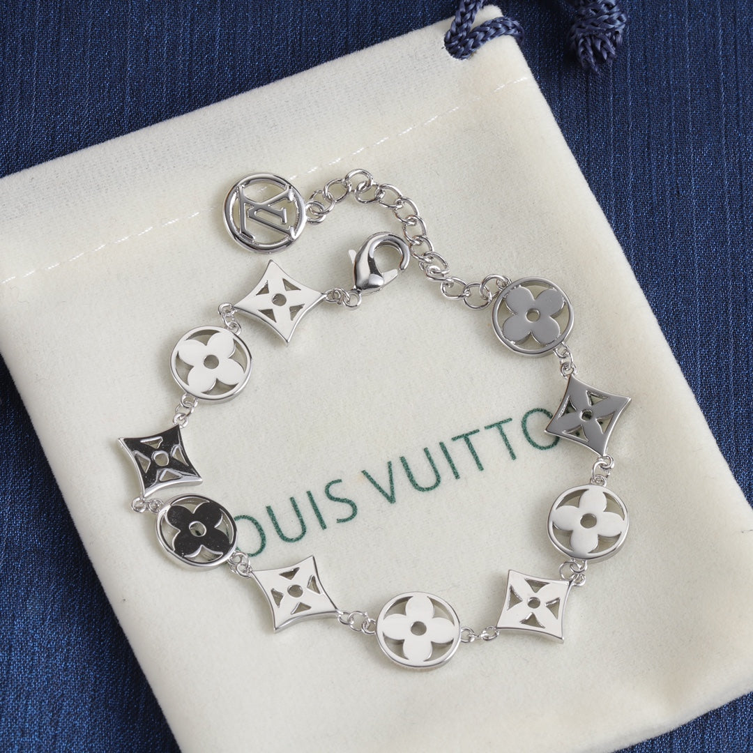 Fine Love Flower Bracelet