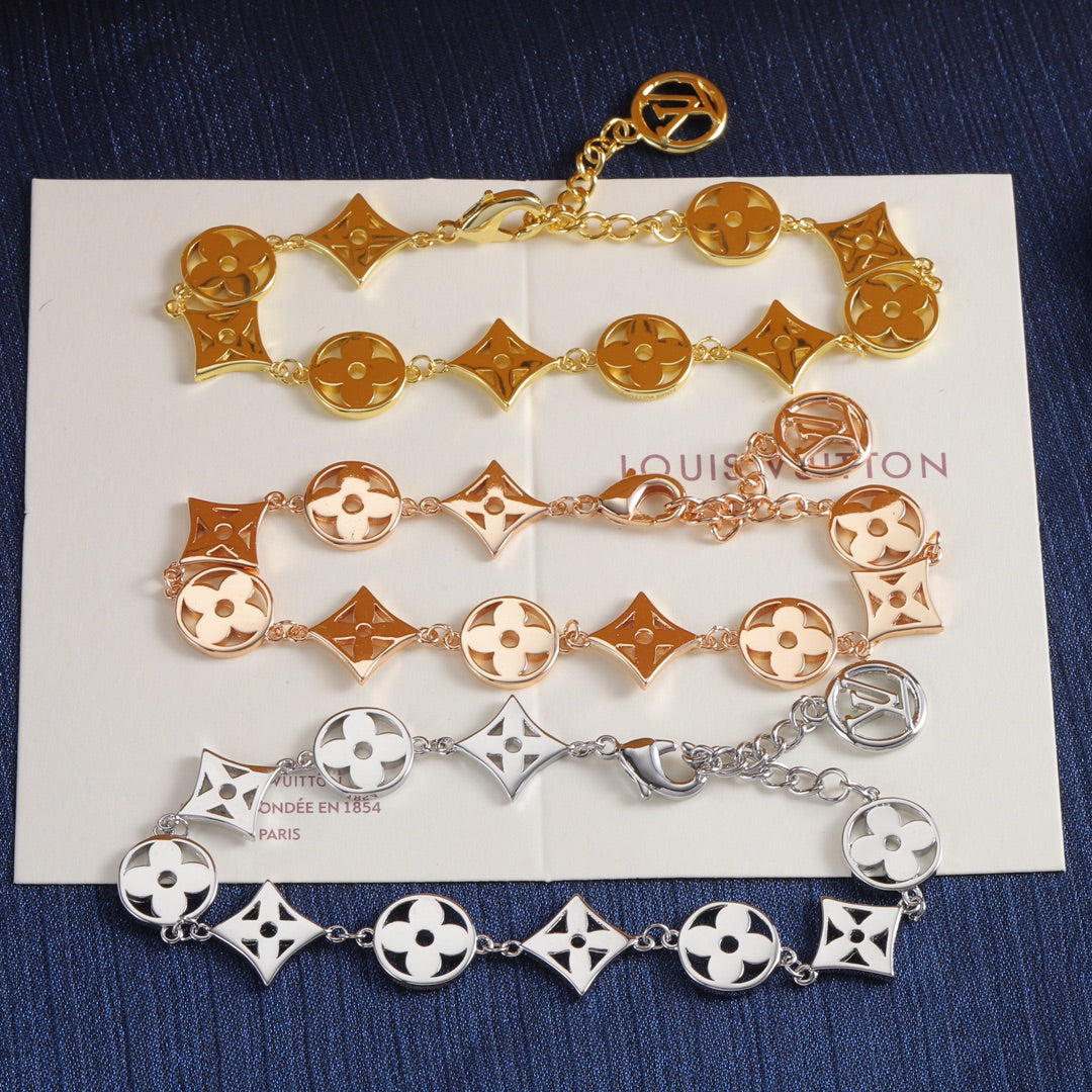 Fine Love Flower Bracelet