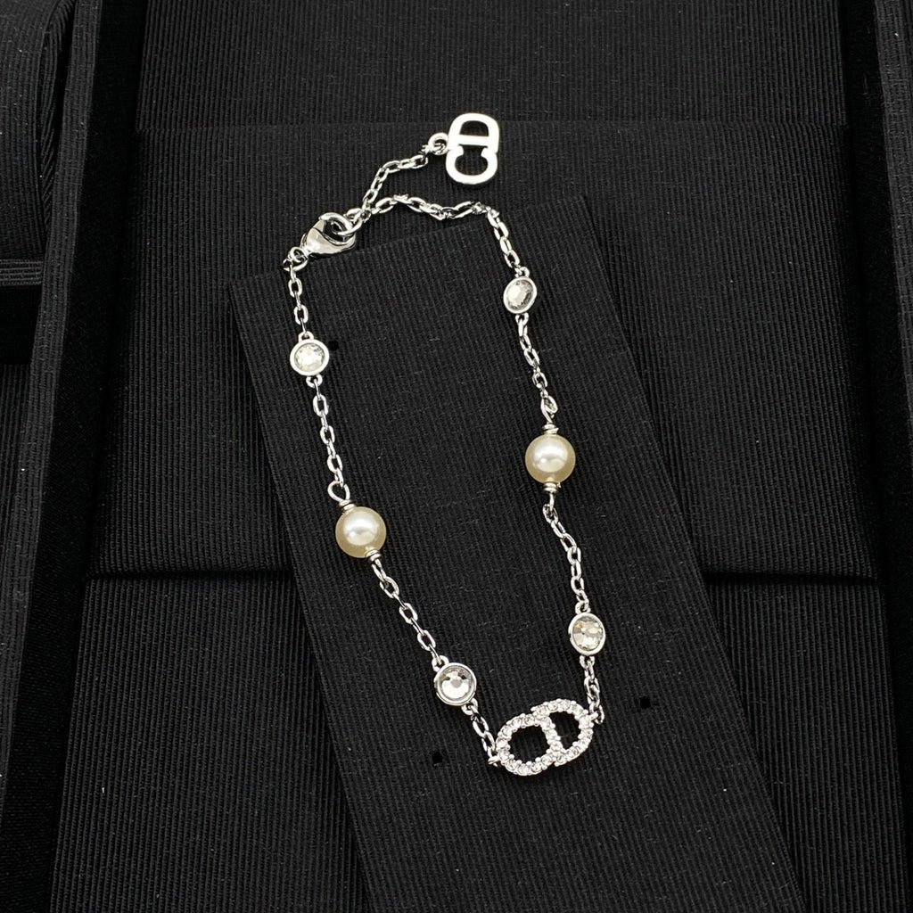 Elegant Girl Dove Bracelet